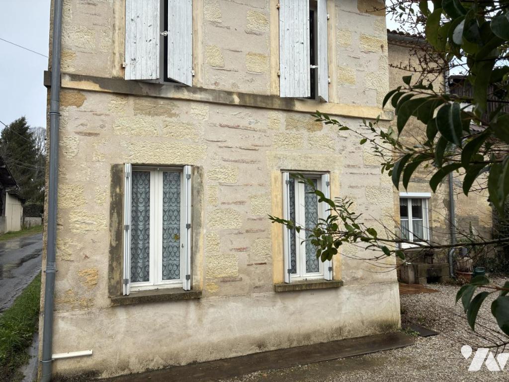 Maison 8 pièces 160 m² · à Lamothe-Landerron · 160 m² · 160 000 €