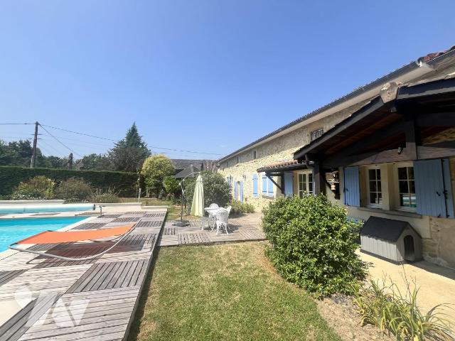Maison 320m² — Cleyrac