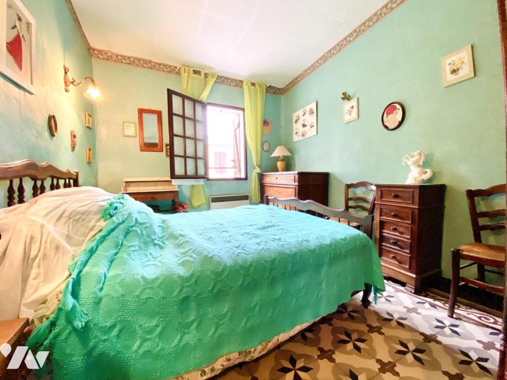 VENTE maison-ST JEAN DE CORNIES (34)