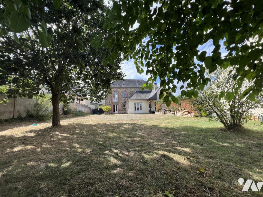 Maison 5 pièces 150 m² · à Étrelles · 150 m² · 250 000 €