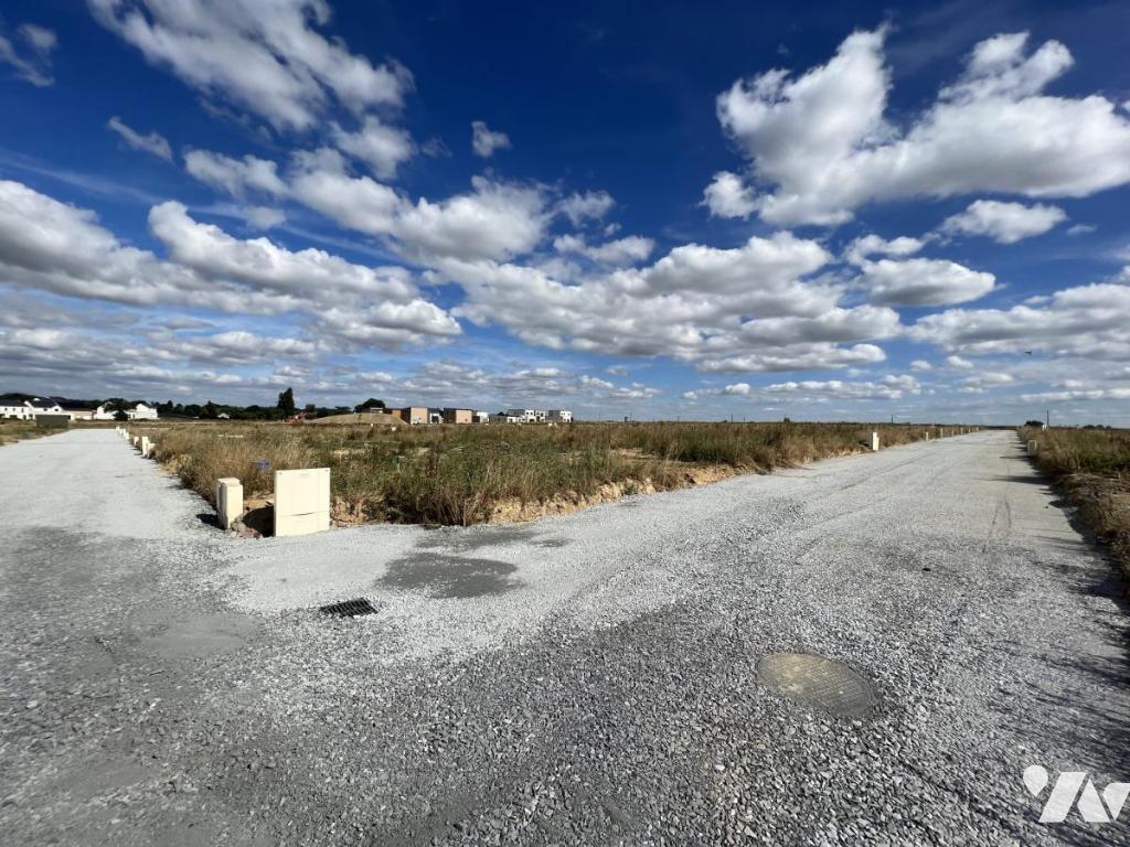 Terrain 366 m² · à Châteaugiron · 366 m² · 82 350 €
