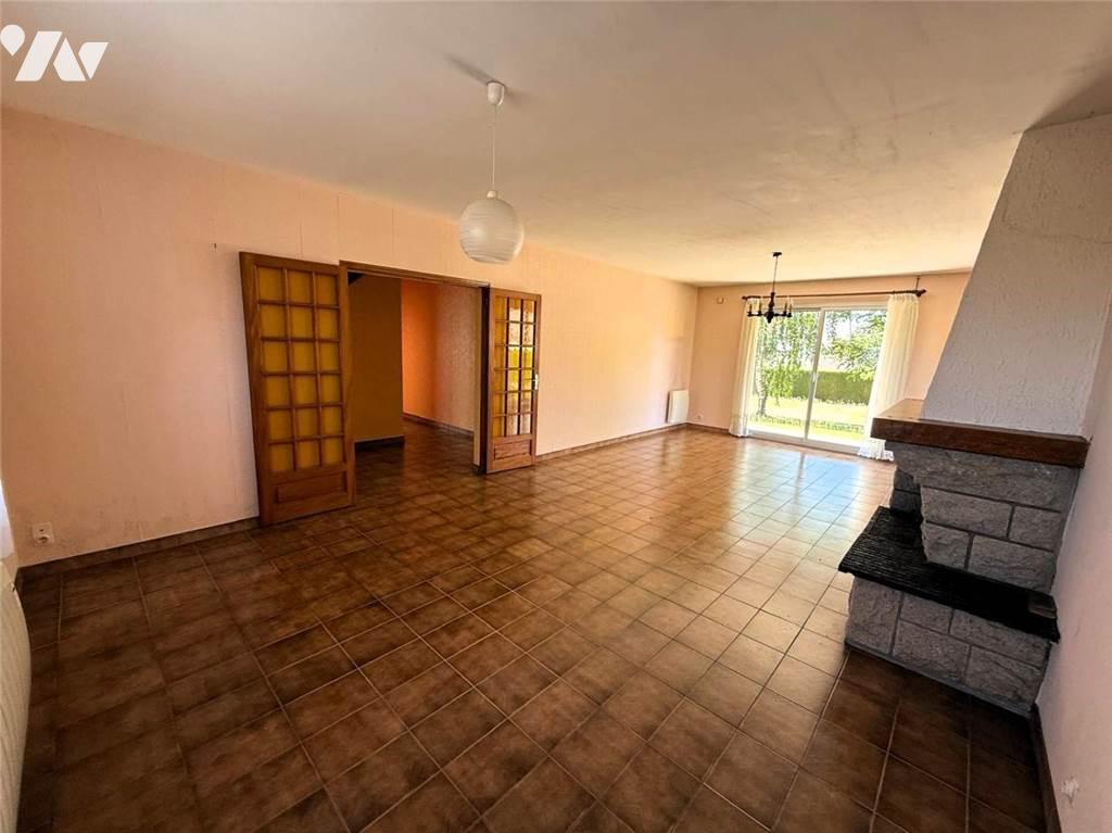 Maison 6 pièces 140 m² · à Brécé · 140 m² · 980 €/mois
