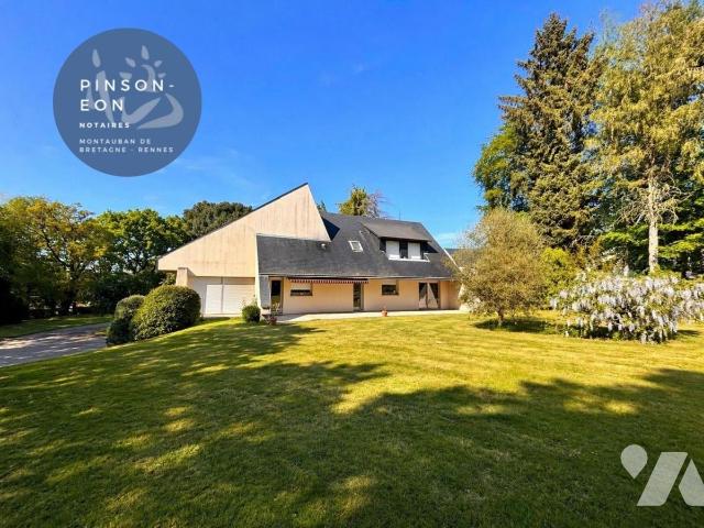 Maison 7 pièces 252 m² · à Montauban-de-Bretagne · 252 m² · 550 000 €