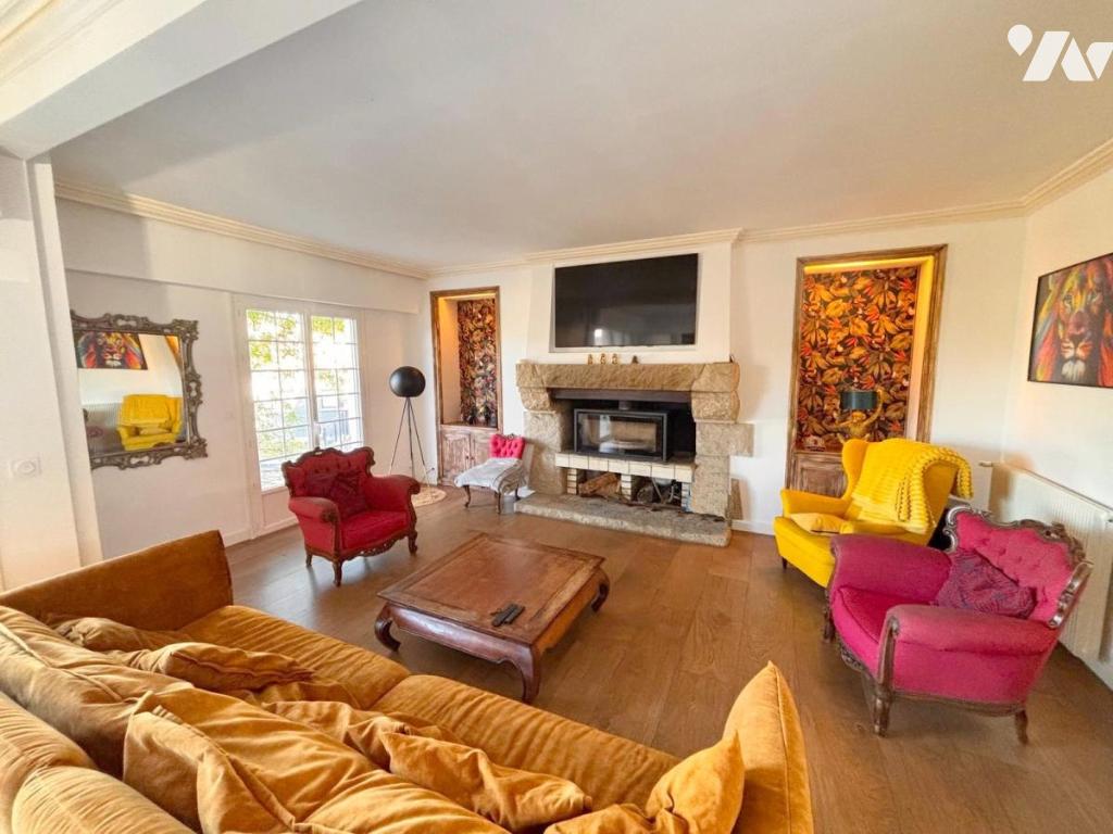 Maison 6 pièces 176 m² · à Montauban-de-Bretagne · 176 m² · 350 000 €