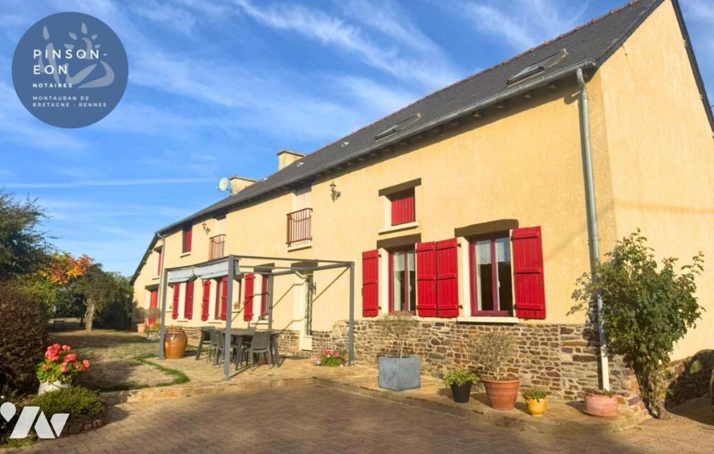 Maison 5 pièces 175 m² · à Montauban-de-Bretagne · 174,8 m² · 330 000 €
