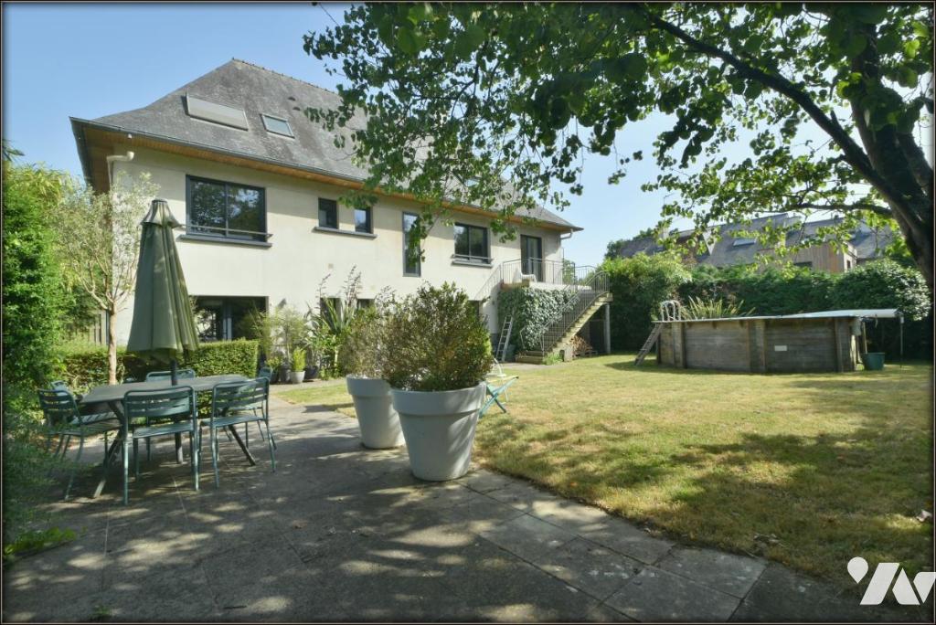 Maison 7 pièces 244 m² · à Rheu · 244 m² · 580 000 €