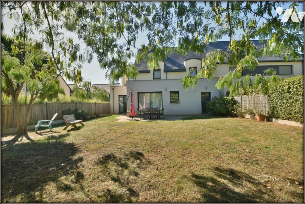 Maison 6 pièces 153 m² · à Chavagne · 153 m² · 395 000 €