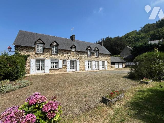 Maison 230m² — Saint-Marcan