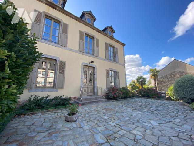 Maison 8 pièces 195 m² · à Dol-de-Bretagne · 195 m² · 550 000 €