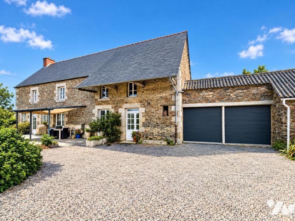 Maison 164 m² · à Pleine-Fougères · 164 m² · 270 000 €