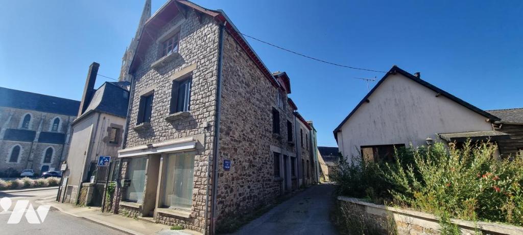 Maison 8 pièces 200 m² · à Pertre · 200 m² · 140 000 €