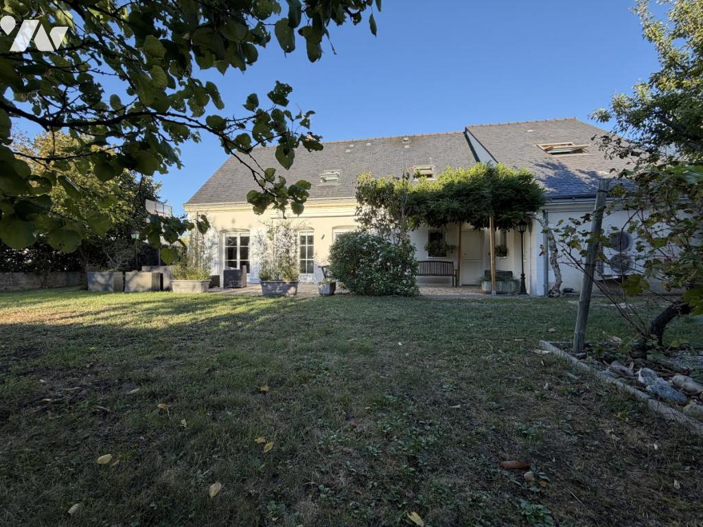 Maison 7 pièces 148 m² · à Notre-Dame-d'Oé · 148 m² · 450 000 €
