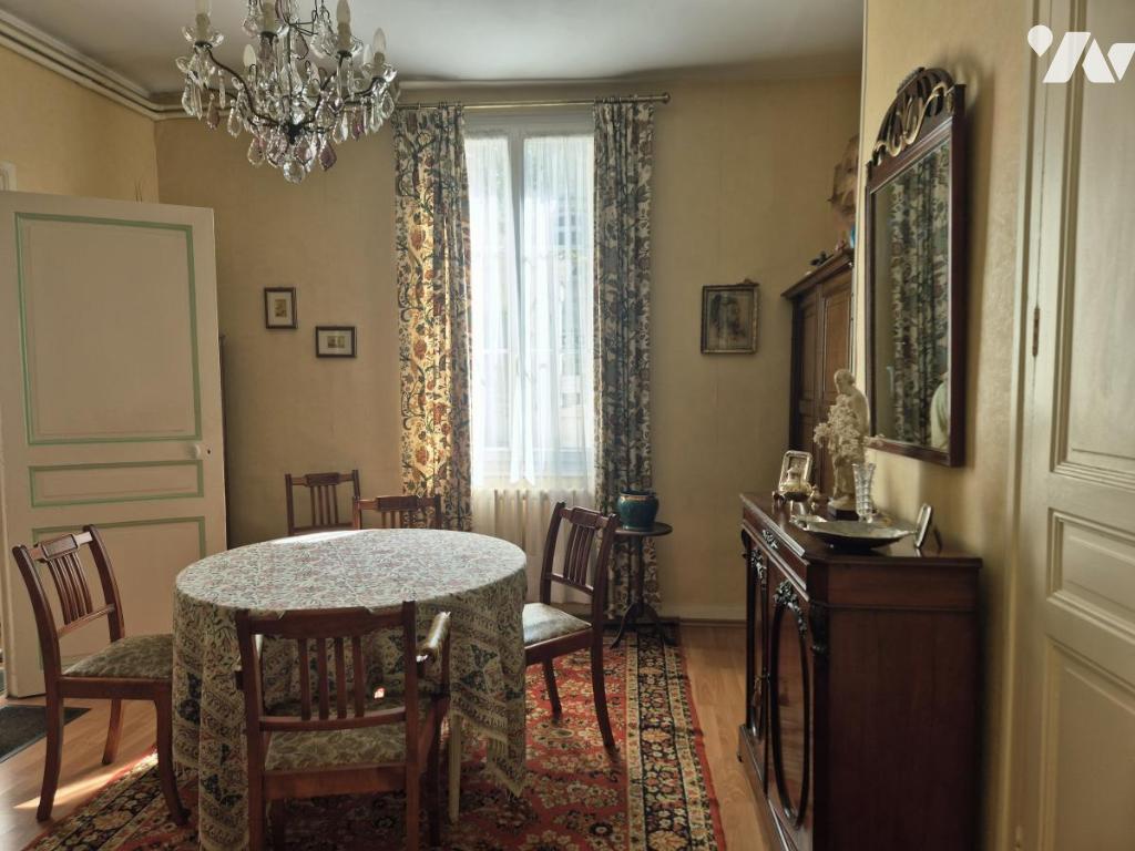 Maison 10 pièces 152 m² · à Tours · 152 m² · 467 000 €