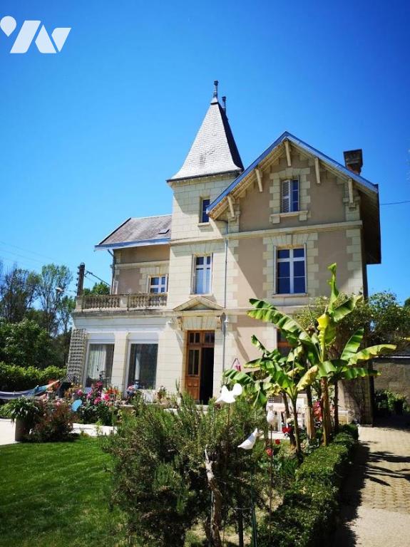 Maison 7 pièces 210 m² · à Saint-Étienne-de-Chigny · 210 m² · 550 000 €