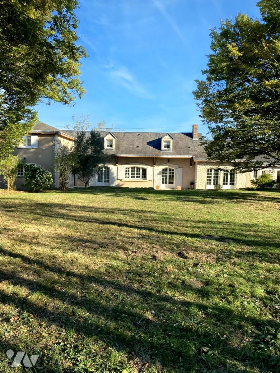 Maison 266 m² · à Beaumont-Louestault · 266 m² · 500 000 €