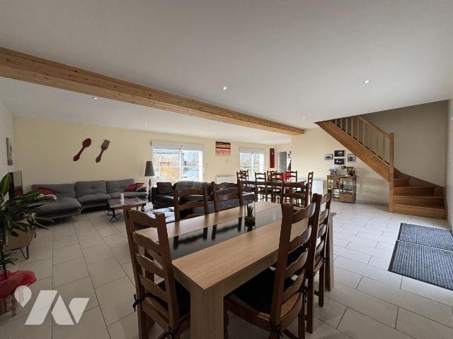 Maison 10 pièces 272 m² · à Hommes · 272 m² · 345 000 €