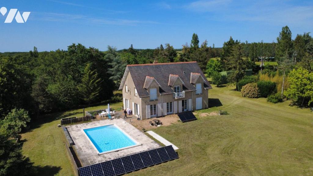 Maison 6 pièces 217 m² · à Saint-Étienne-de-Chigny · 217,1 m² · 435 000 €