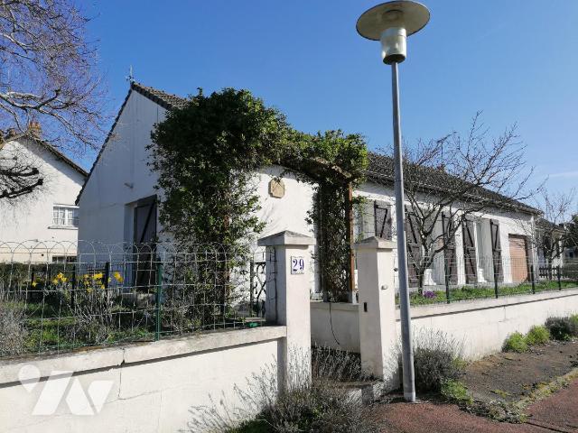Maison 4 pièces 88 m² · à Descartes · 88 m² · 95 000 €