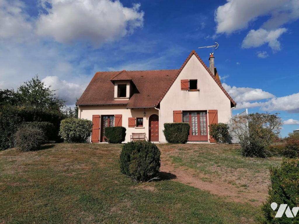 Maison 4 pièces 175 m² · à Abilly · 175 m² · 170 000 €