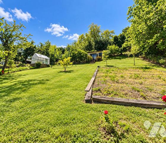 Terrain 653 m² · à Savonnières · 653 m² · 90 000 €