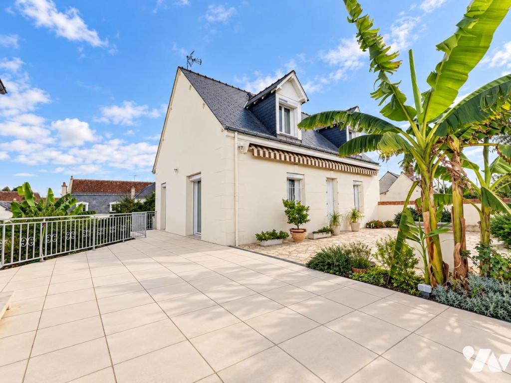 Maison 7 pièces 151 m² · à Saint-Genouph · 151 m² · 305 000 €