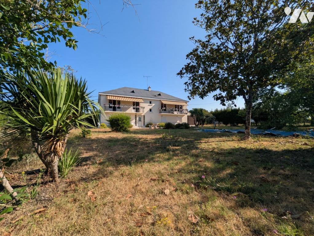 Maison 8 pièces 250 m² · à Rochecorbon · 250 m² · 450 000 €