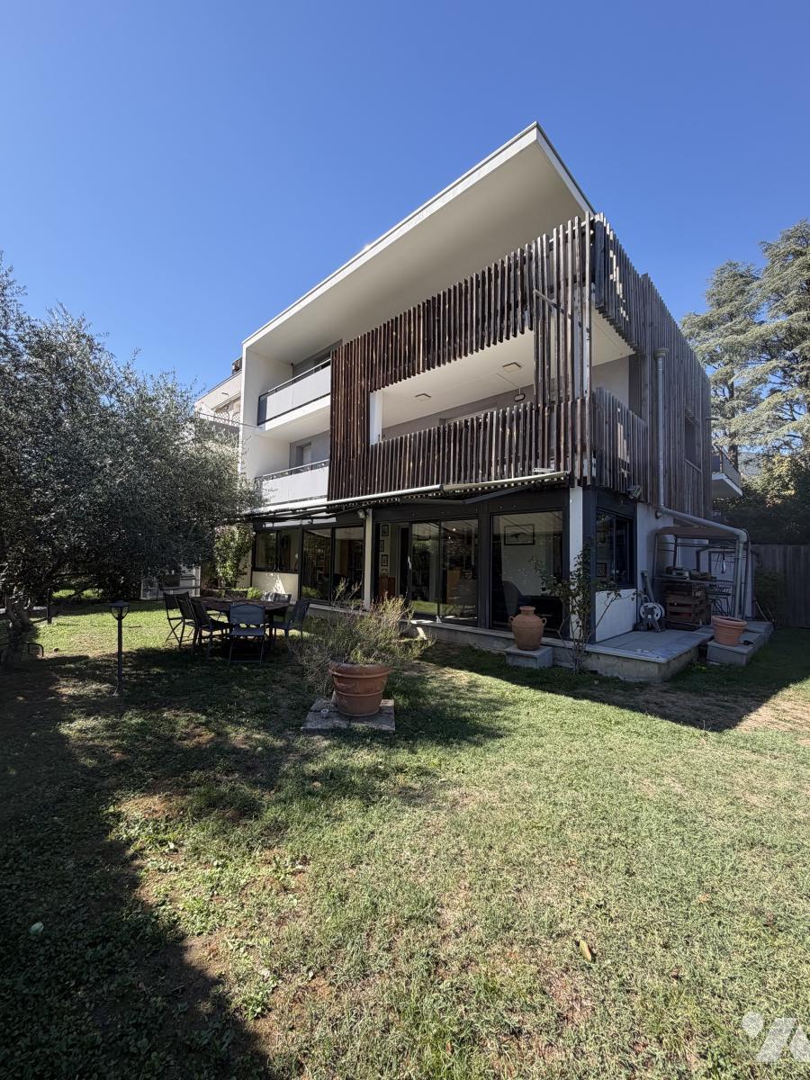 Appartement 4 pièces 101 m² · à Saint-Martin-d'Hères · 100,7 m² · 380 000 €
