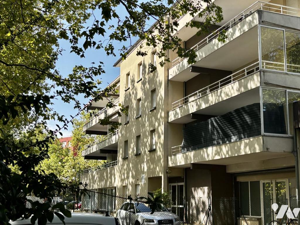 Appartement 3 pièces 68 m² · à Grenoble · 67,9 m² · 135 000 €