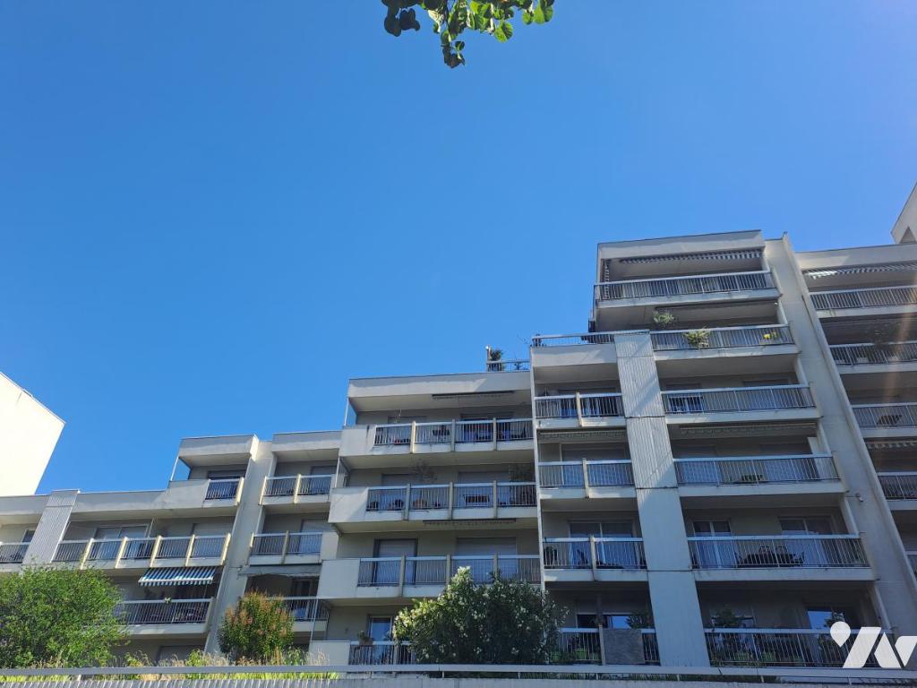 Appartement 3 pièces 97 m² · à Grenoble · 97 m² · 149 000 €