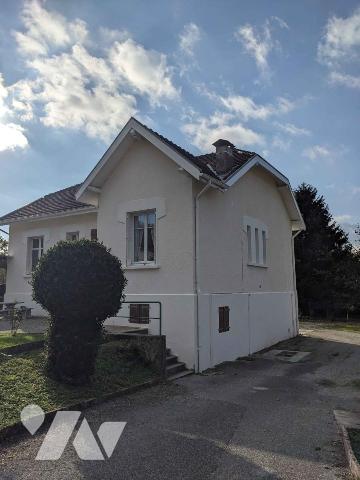 Maison 201m² — Jarrie