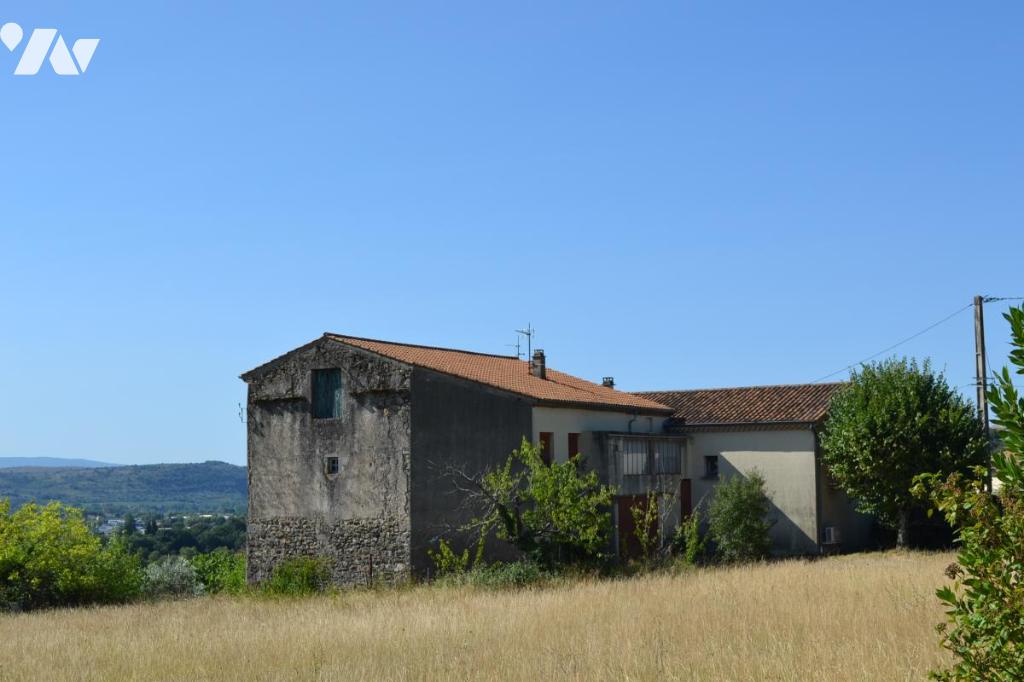 Maison 11 pièces 260 m² · à Ucel · 260 m² · 280 000 €