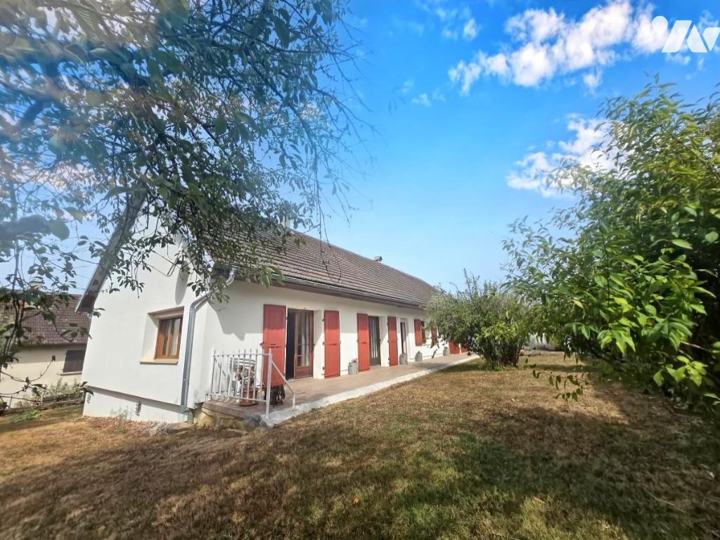 Maison 5 pièces 137 m² · à Macornay · 137 m² · 285 000 €