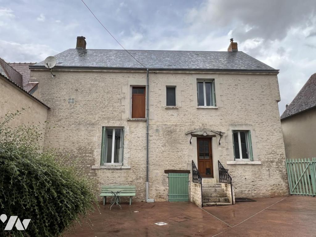 Maison 6 pièces 165 m² · à Beauce la Romaine · 164,8 m² · 160 000 €