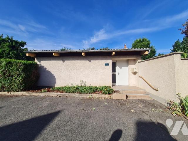 Lac Saint-Amand-Longpré · 110 000 €