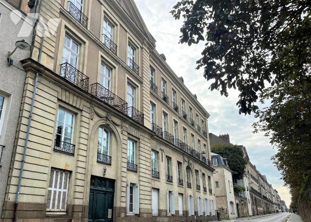 Appartement 10 pièces 230 m² · à Nantes · 230,3 m² · 700 000 €