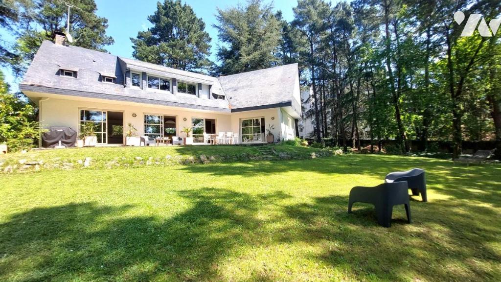 Maison 7 pièces 230 m² · à Saint-Herblain · 230 m² · 880 000 €