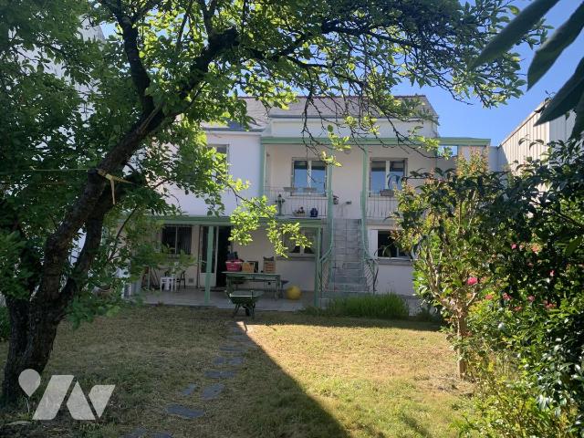 Maison 9 pièces 180 m² · à Nantes · 180 m² · 450 000 €