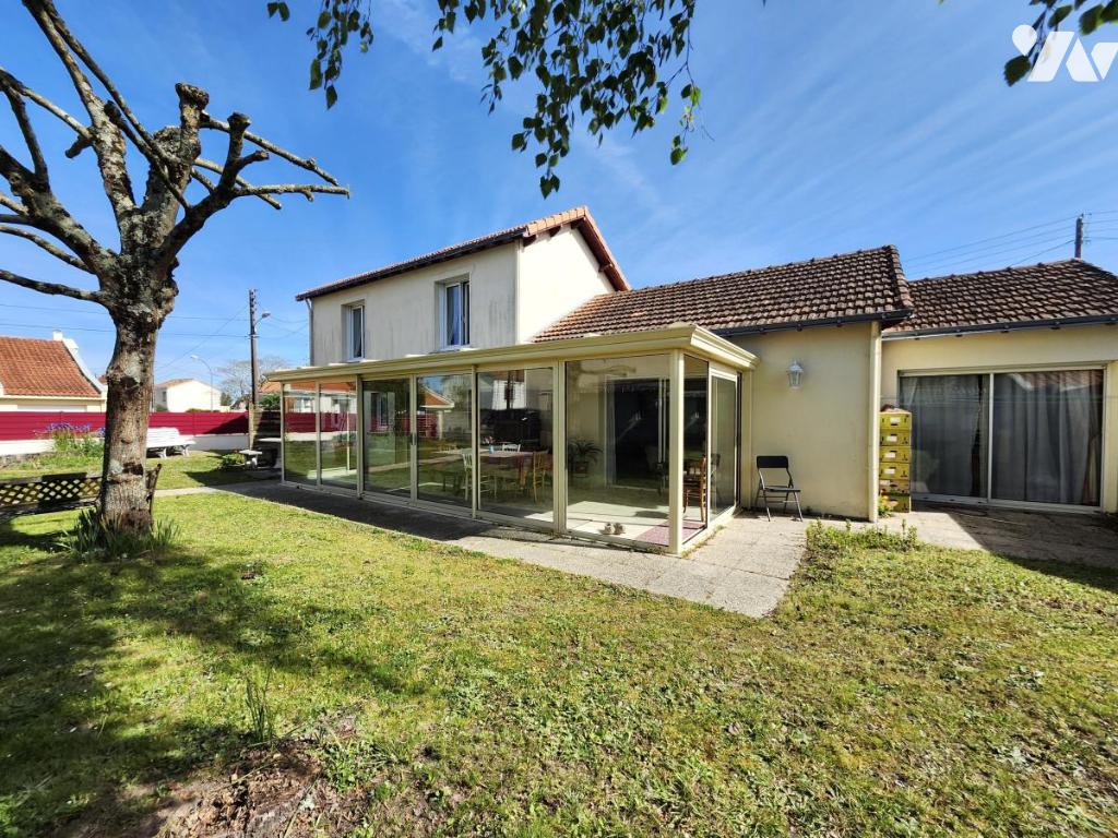 Maison 7 pièces 128 m² · à Saint-Sébastien-sur-Loire · 127,8 m² · 300 000 €