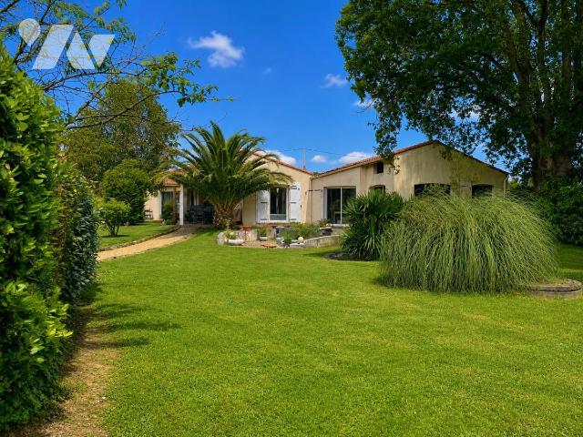 Maison 5 pièces 171 m² · à Port-Saint-Père · 171 m² · 410 000 €