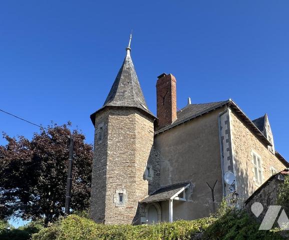 Vente - Maison / villa - CARQUEFOU - 350 m² - 8 pièces - P44026-1807B