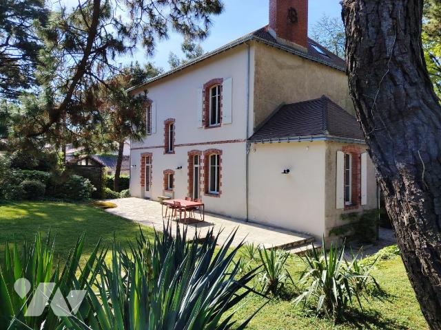Maison 8 pièces 234 m² · à Clisson · 233,5 m² · 920 000 €