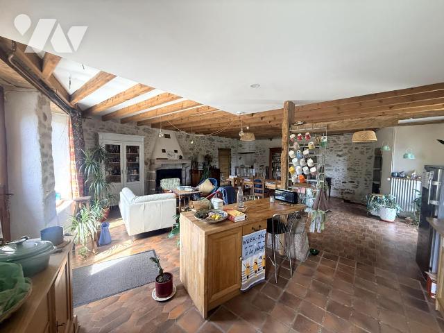 MAI 375m² — Cugand