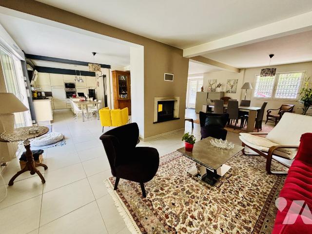 Vente - Maison / villa - ST SEBASTIEN SUR LOIRE - 207 m² - 8 pièces - 44034-1666
