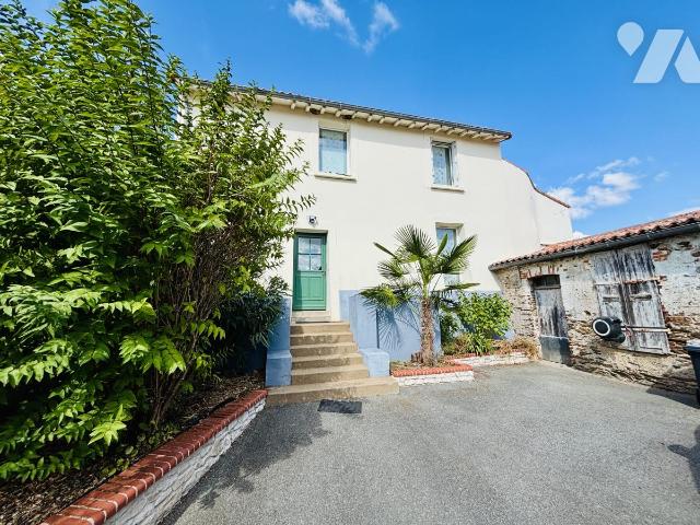 Vente - Maison / villa - LE LOROUX BOTTEREAU - 154 m² - 8 pièces - 44034-1684
