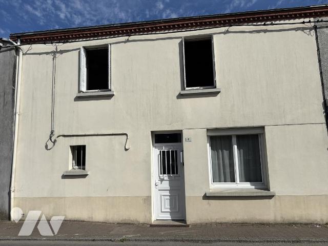 Maison 5 pièces 104 m² · à Loroux-Bottereau · 103,6 m² · 160 000 €