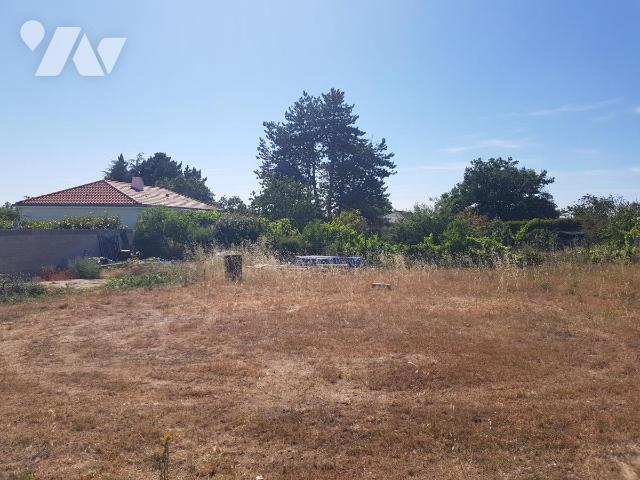 Terrain 665 m² · à Gorges · 665 m² · 80 000 €