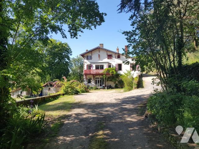 Maison 301m² — Gétigné