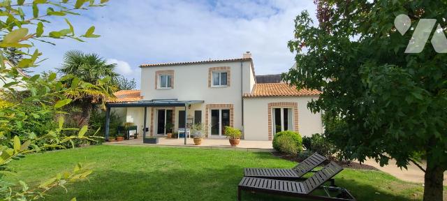 Maison 8 pièces 169 m² · à Bouaye · 168,8 m² · 460 000 €