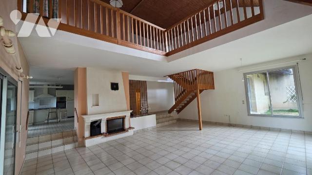 Vente - Maison / villa - VARADES - 329 m² - 11 pièces - 44046-1627