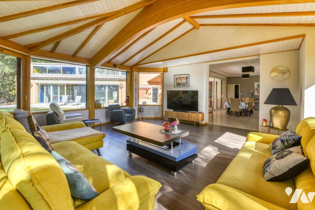 Maison 9 pièces 405 m² · à Oudon · 405 m² · 900 000 €